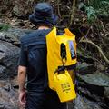 Zaino impermeabile da 30 litri con tasca trasparente a sfioramento per il telefono - Giallo