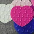 Supporto a ventosa in silicone bifacciale a forma di cuore per smartphone - Bianco