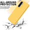 Custodia in silicone liquido con cinghia a mano per Samsung Galaxy A37 - Gialla