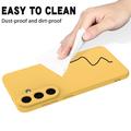 Custodia in silicone liquido con cinghia a mano per Samsung Galaxy S26 FE - Gialla