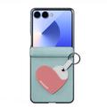Custodia per Samsung Galaxy Z Flip7 Dux Ducis Luvy con anello per le dita e cinturino per la mano - Blu cielo / Cuore
