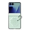 Custodia per Samsung Galaxy Z Flip8 Dux Ducis Luvy con anello per le dita e cinturino per la mano - Verde / Trifoglio
