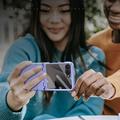 Samsung Galaxy Z Flip8 Custodia in plastica con protezione dello schermo in vetro temperato - Viola