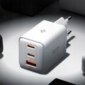 Caricabatterie da muro Spigen Essential GaN da 47W - 2 porte USB-C, 1 porta USB-A