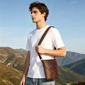 Borsa a tracolla verticale in pelle da uomo - Colore caffè