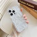 Custodia in TPU per iPhone 15 Pro Max con farfalla e perla - Trasparente