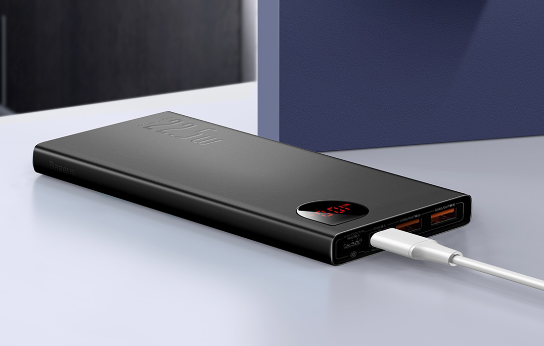 Baseus Adaman Banca di alimentazione con display digitale in metallo da 10000mAh con cavo USB-C - Nero