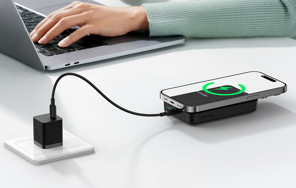 Baseus Magnetic Mini Wireless Power Bank 10000mAh - USB-C 30W, compatibile con MagSafe - Nero