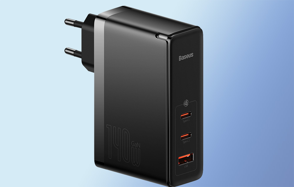 Baseus GaN5 Pro 140W Caricatore da parete con cavo di ricarica USB-C - 2xUSB-C, USB-A - Nero