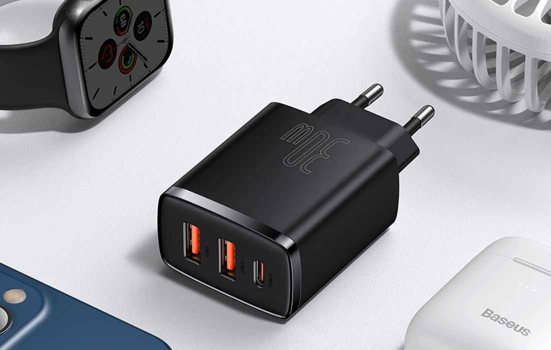 Baseus Compact Caricabatterie rapido 30W - USB-C PD, 2xUSB - Nero